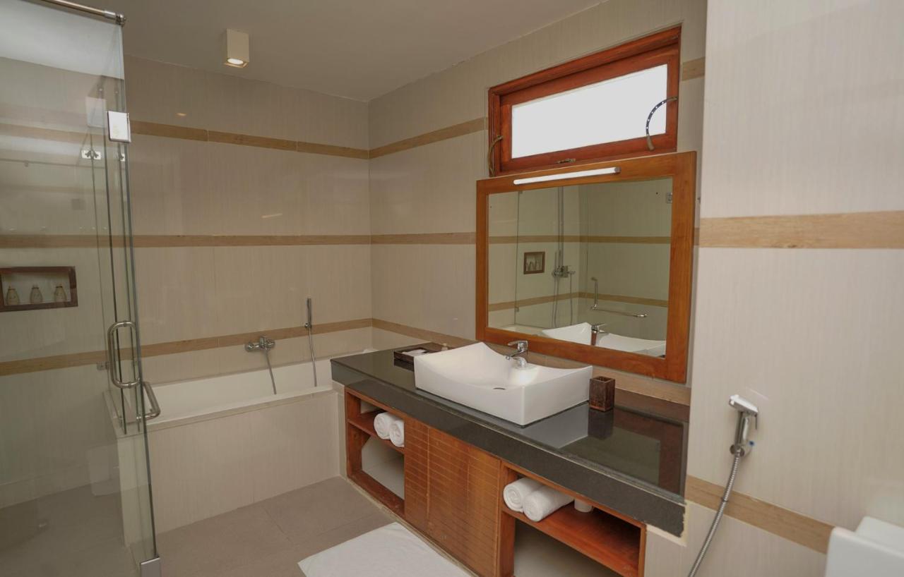 Breeze Pasikudah Hotell Passikudah Exteriör bild